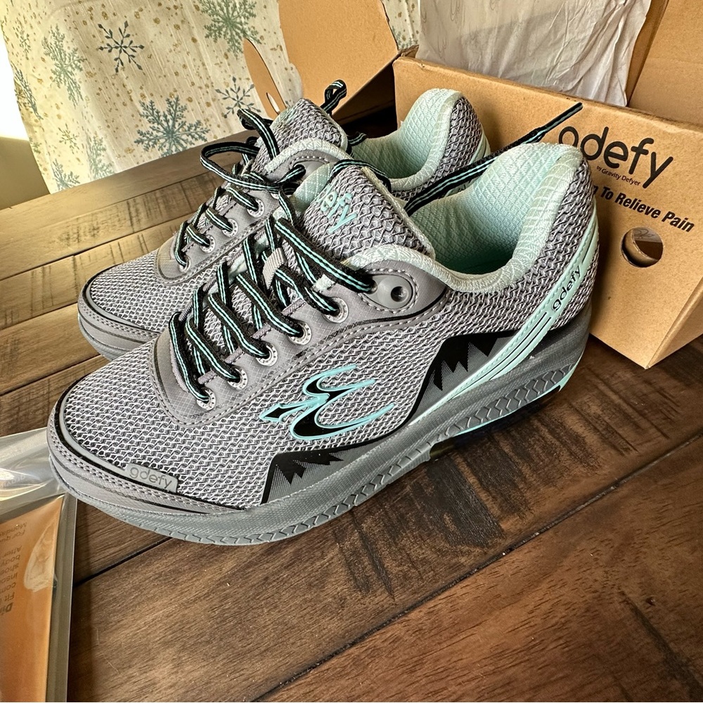 Gdefy mighty walk shoes size 8